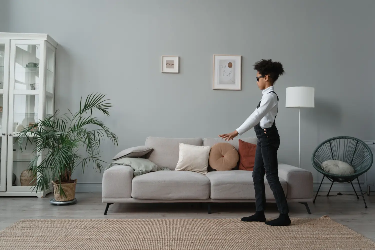 4 Rug Mistakes That Make Your Room Feel Tiny