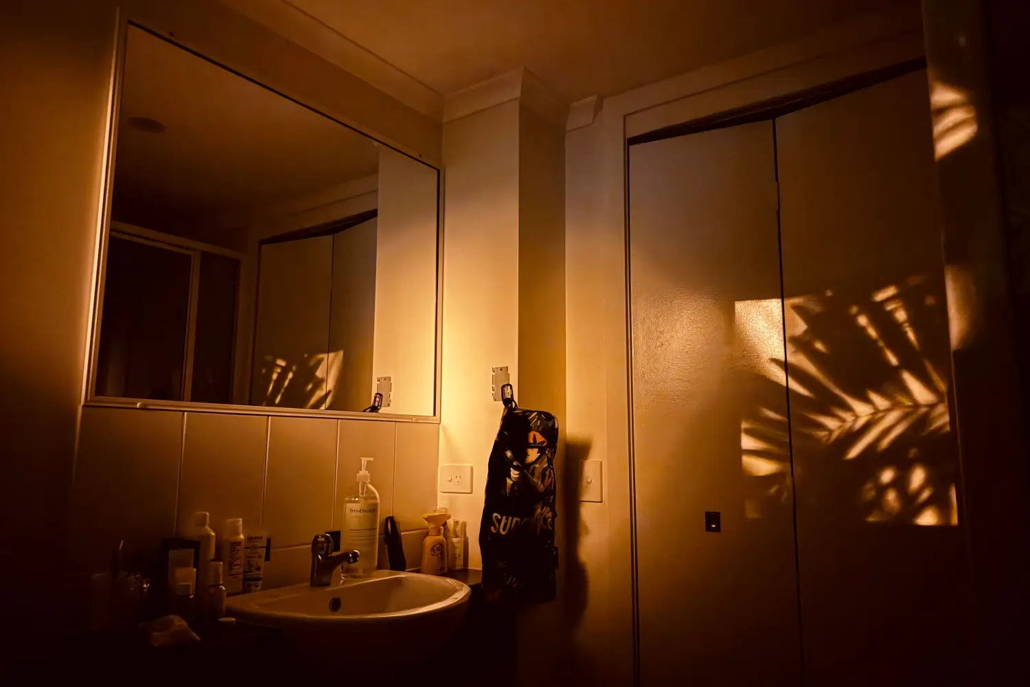 Bathroom Lighting: 3 Zones That Stop Shadows and Glare