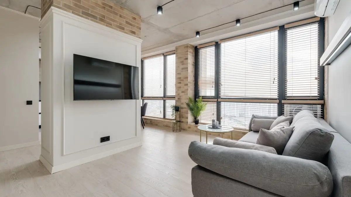 Inside Mount or Outside Mount? How to Match Blinds to Your Window Recess