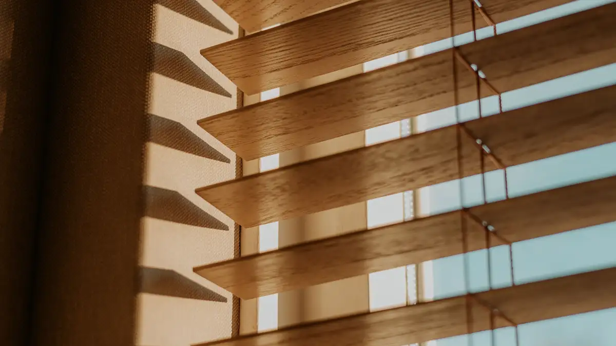 What Interior Designers Check Before Choosing Roman Shades or Cellular Blinds