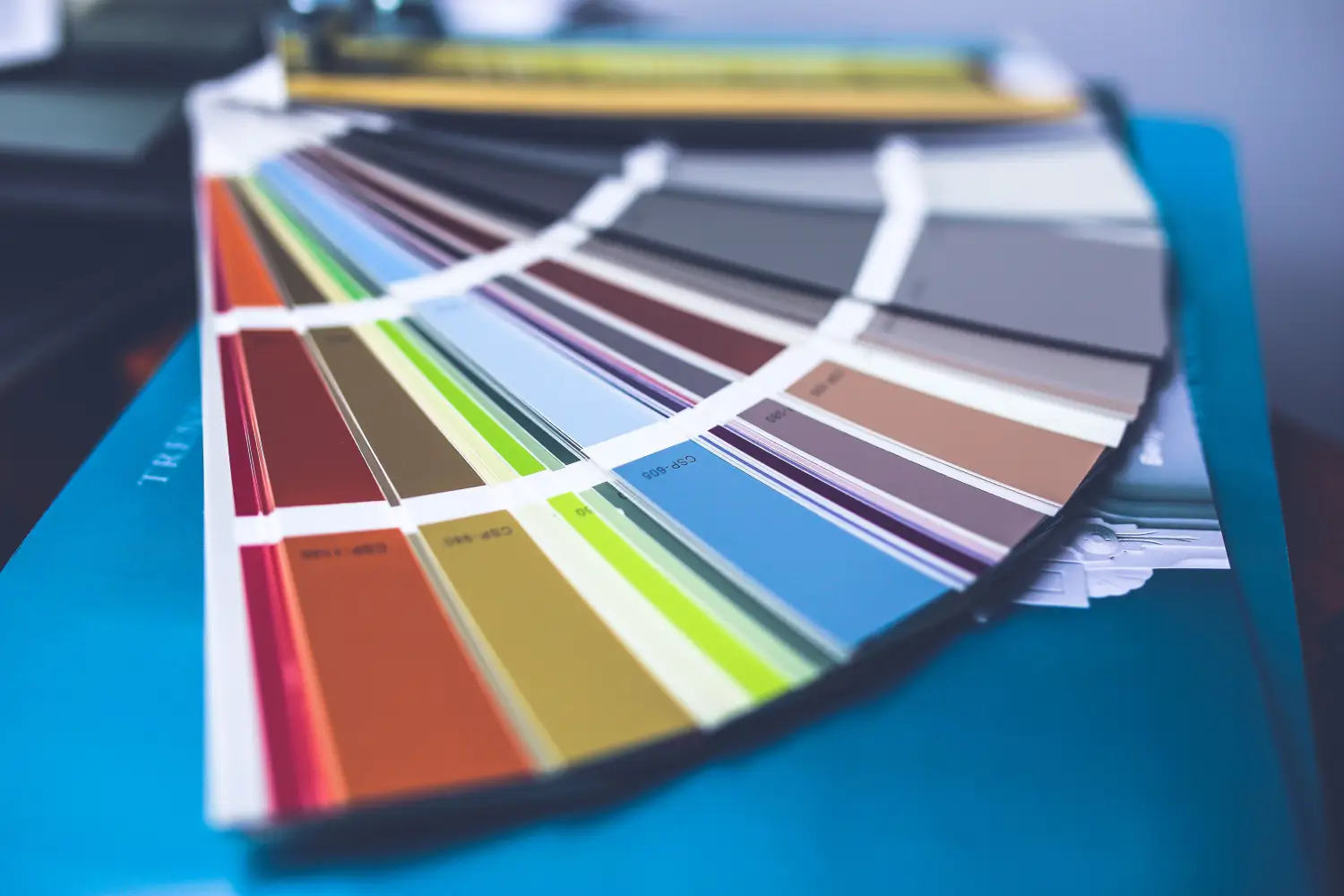 How Interior Designers Mix Colors in a Room (Steal Their System)