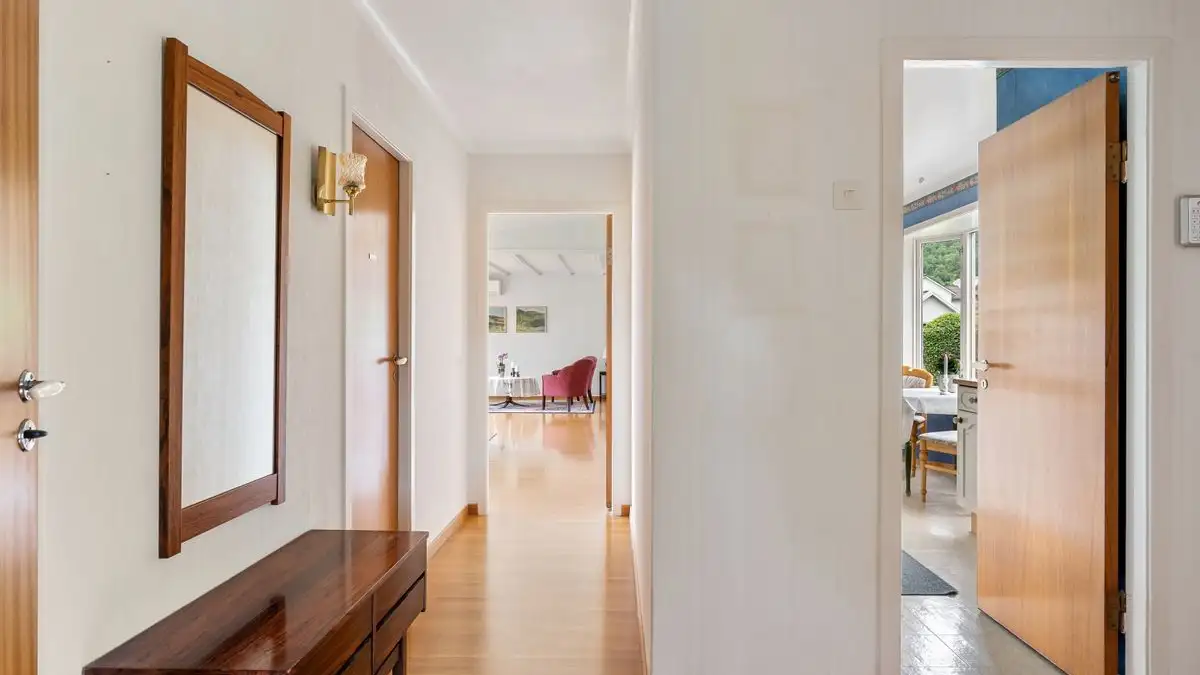 Living Room Walkways Need 36 Inches—Where Does Yours Go?
