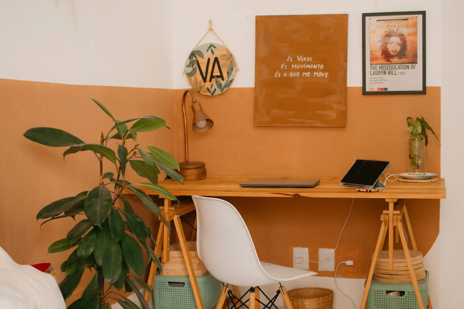 The Overlooked Factor That Makes Small Room Palettes Work