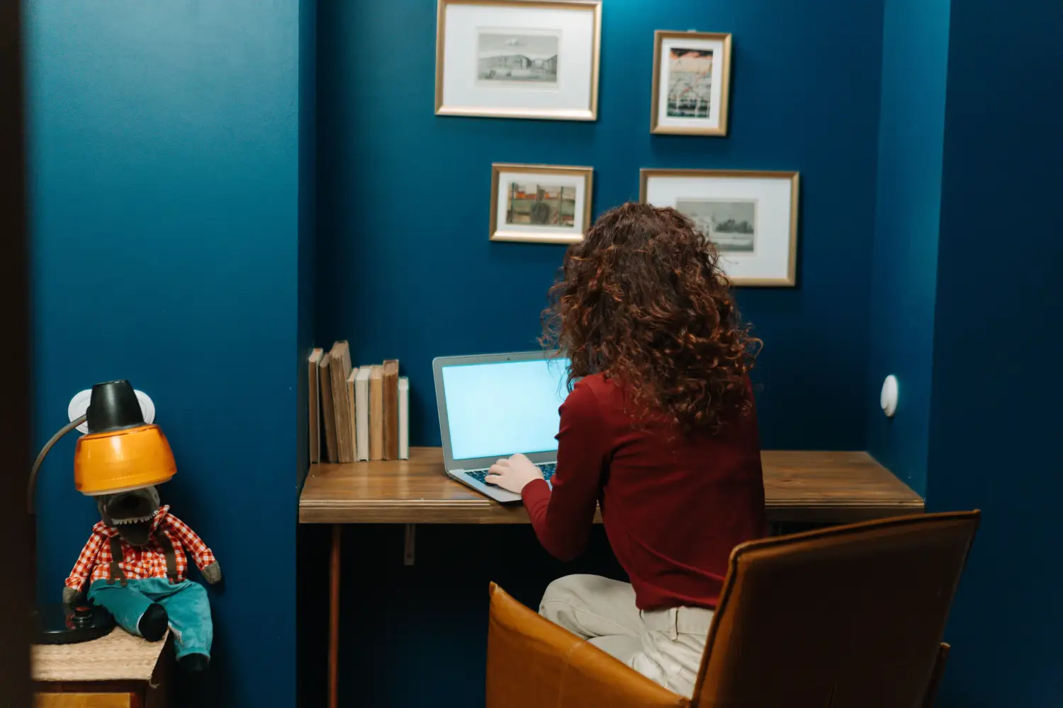 Struggling to Focus at Your Desk? The Right Wall Color Can Help